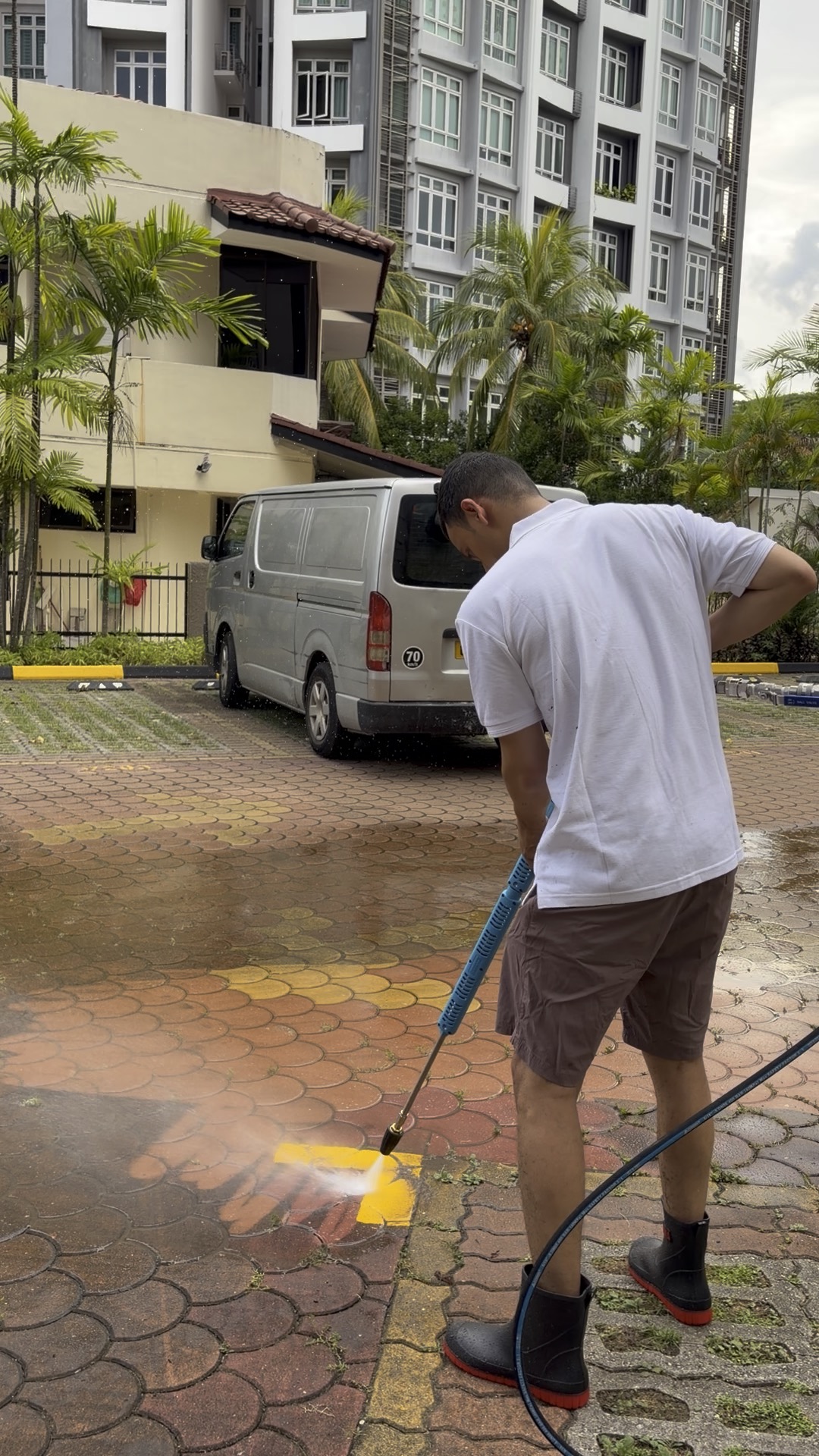 Commercial pressure cleaning by ZAPCLEAN 1
